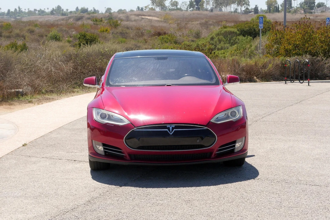 2013 Tesla Model S - Image 6 of 31