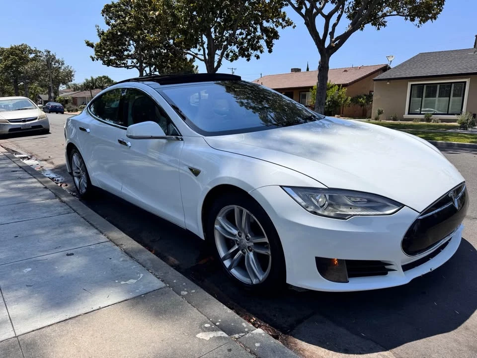 2013 Tesla Model S - Image 2 of 13