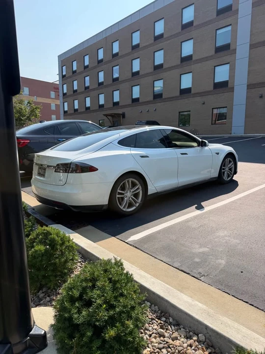 2013 Tesla Model S - Image 3 of 16