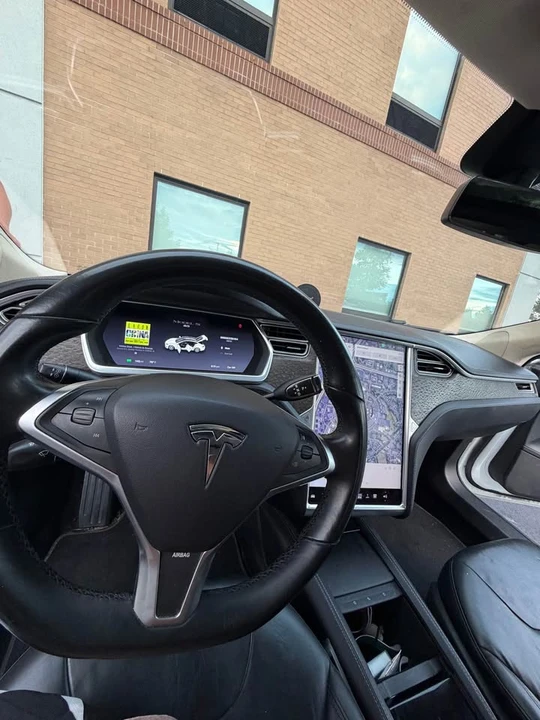 2013 Tesla Model S - Image 8 of 16