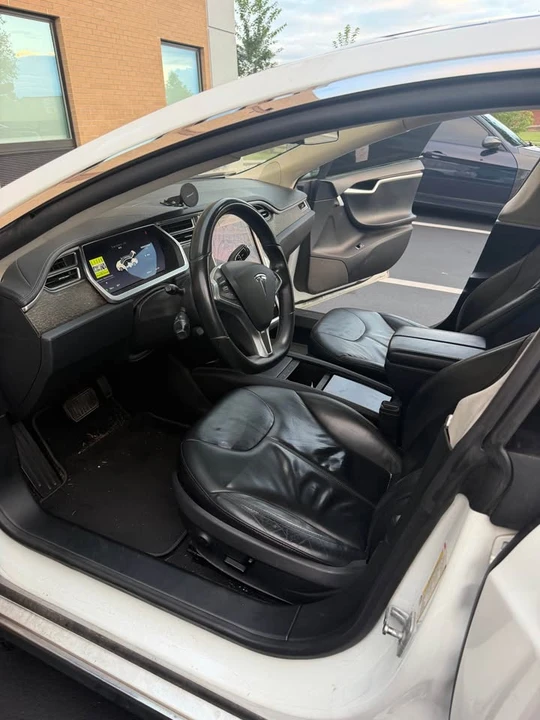 2013 Tesla Model S - Image 9 of 16
