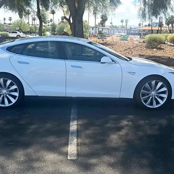 2013 Tesla Model S 85D Sedan 4D