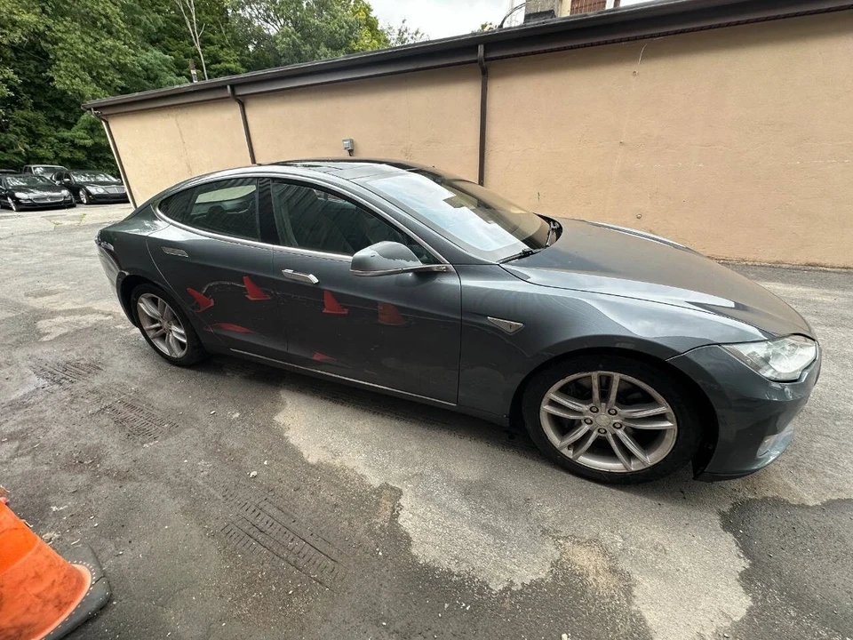 2013 Tesla Model S - Image 4 of 21