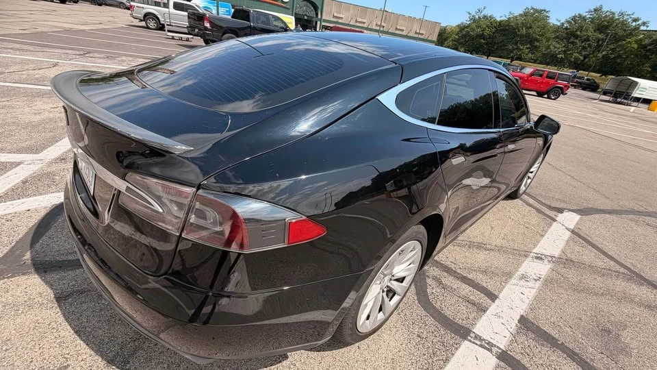 2013 Tesla Model S - Image 2 of 10