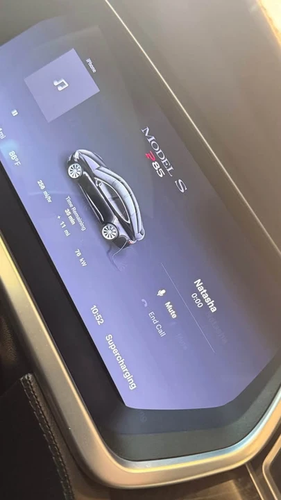 2013 Tesla Model S - Image 9 of 10