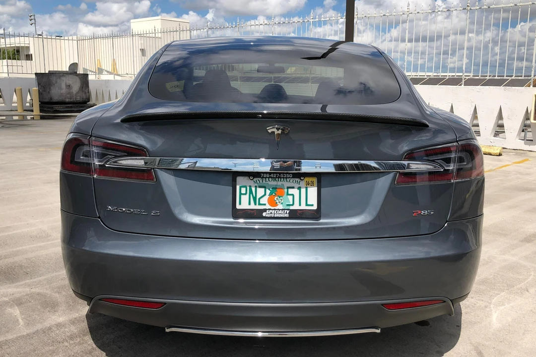 2013 Tesla Model S - Image 5 of 31