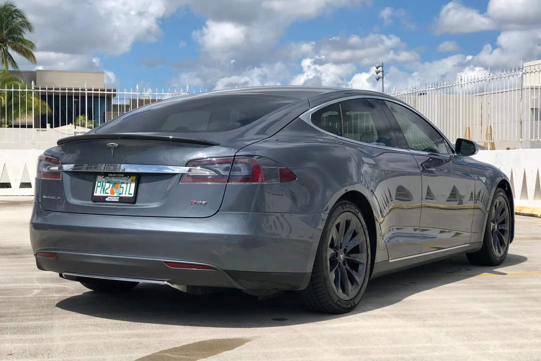 2013 Tesla Model S - Image 4 of 31