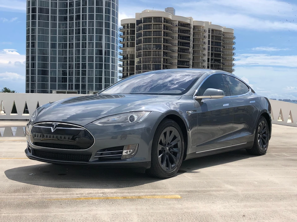 2013 Tesla Model S - Image 7 of 31