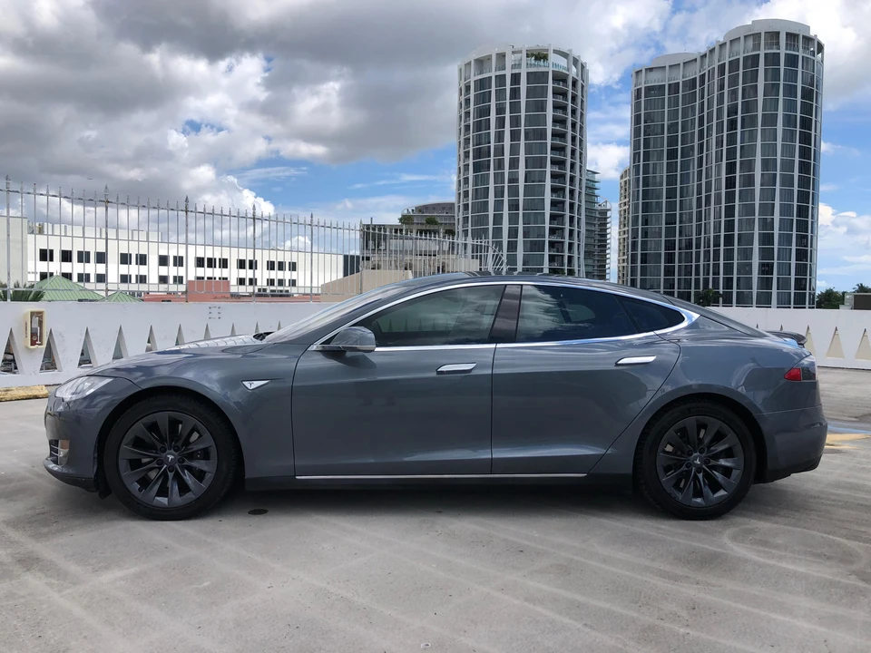 2013 Tesla Model S - Image 11 of 31