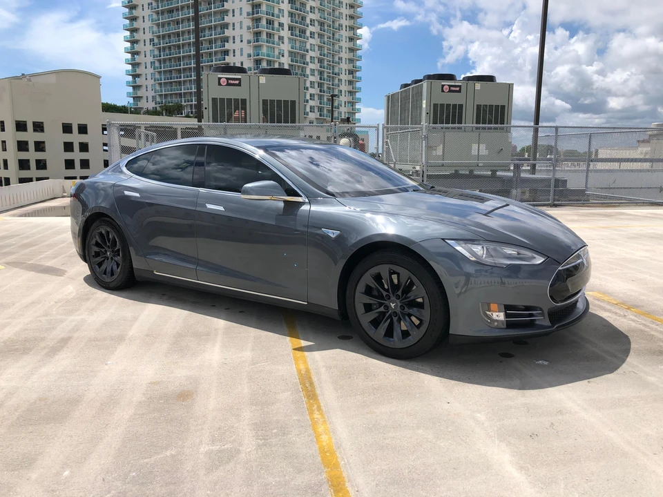 2013 Tesla Model S - Image 19 of 31