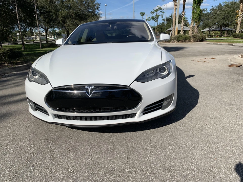 2013 Tesla Model S - Image 10 of 31