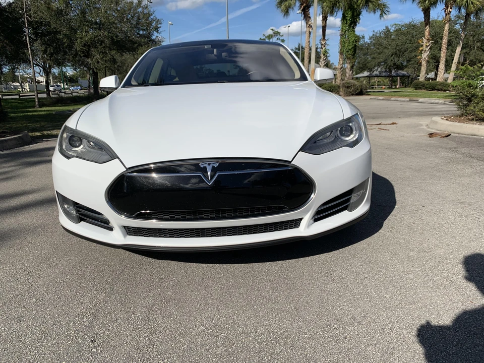 2013 Tesla Model S - Image 8 of 31