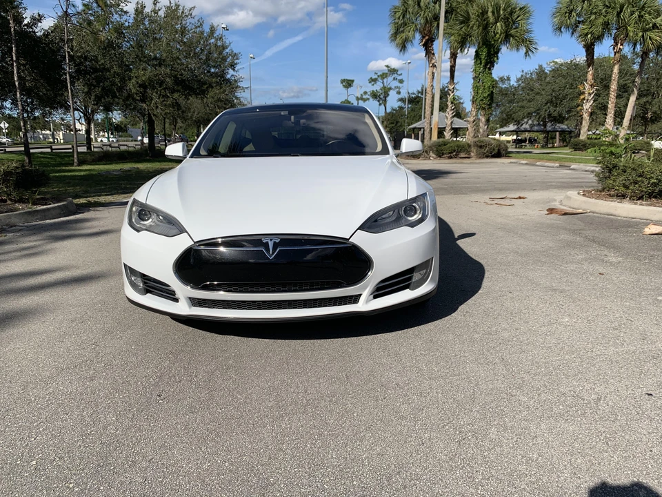 2013 Tesla Model S - Image 7 of 31