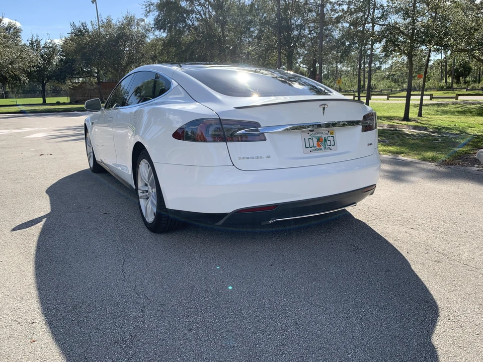 2013 Tesla Model S - Image 23 of 31