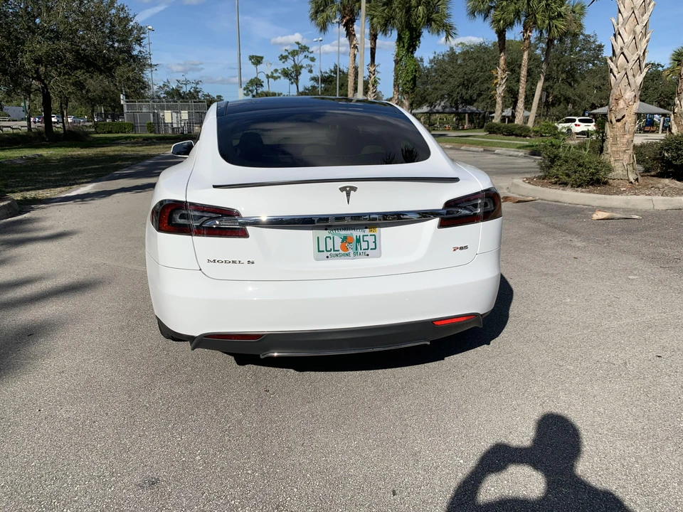 2013 Tesla Model S - Image 29 of 31