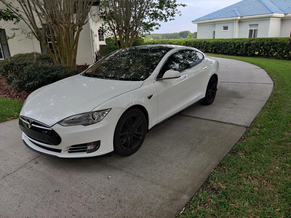 2013 Tesla Model S - Image 9 of 31
