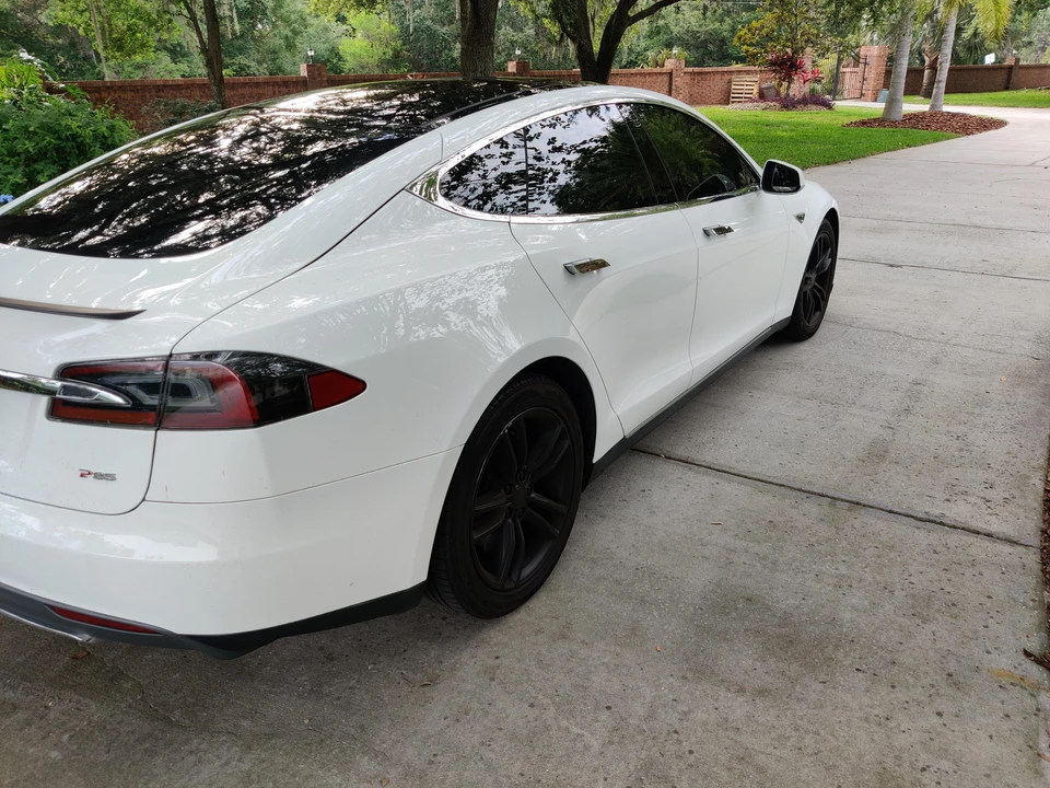 2013 Tesla Model S - Image 18 of 31