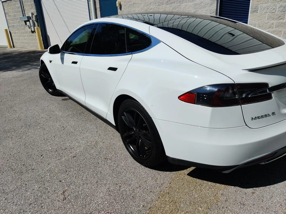 2013 Tesla Model S - Image 14 of 31