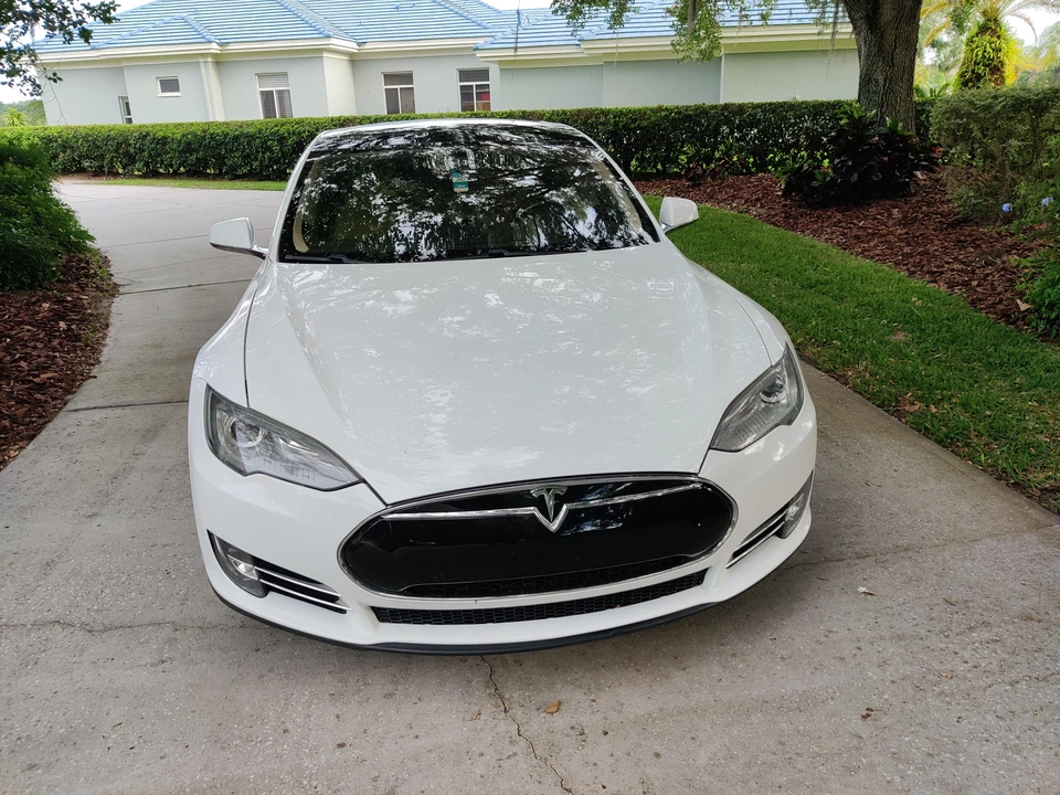 2013 Tesla Model S - Image 24 of 31
