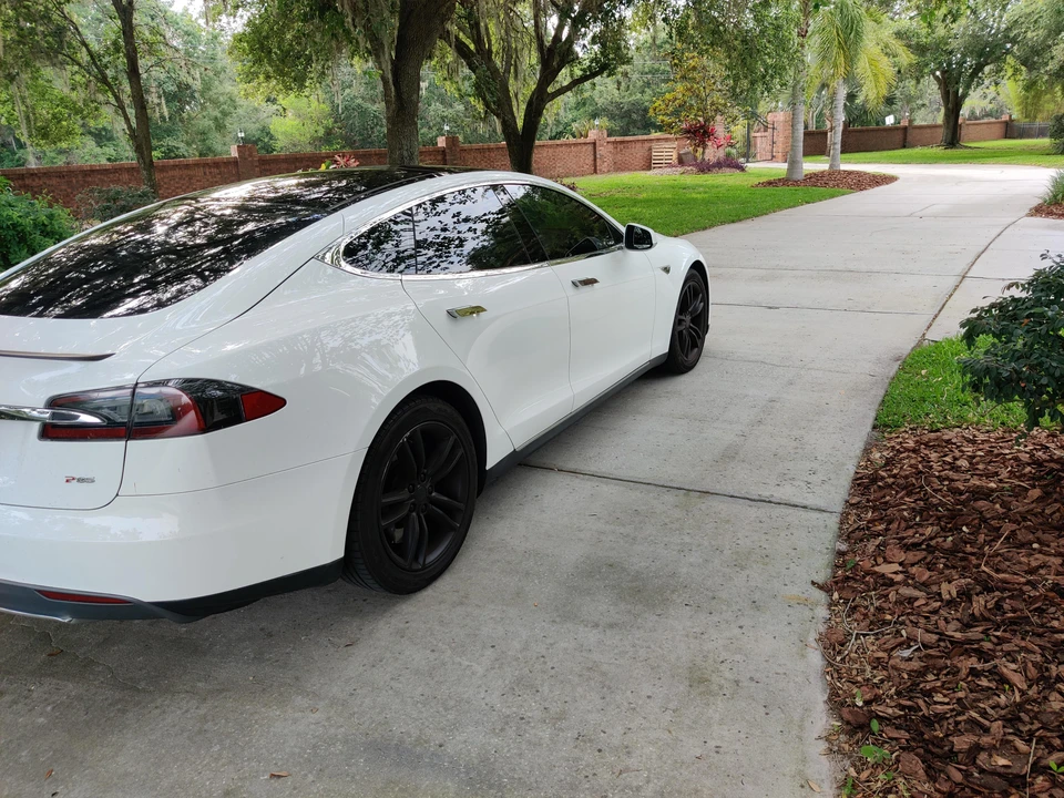 2013 Tesla Model S - Image 17 of 31