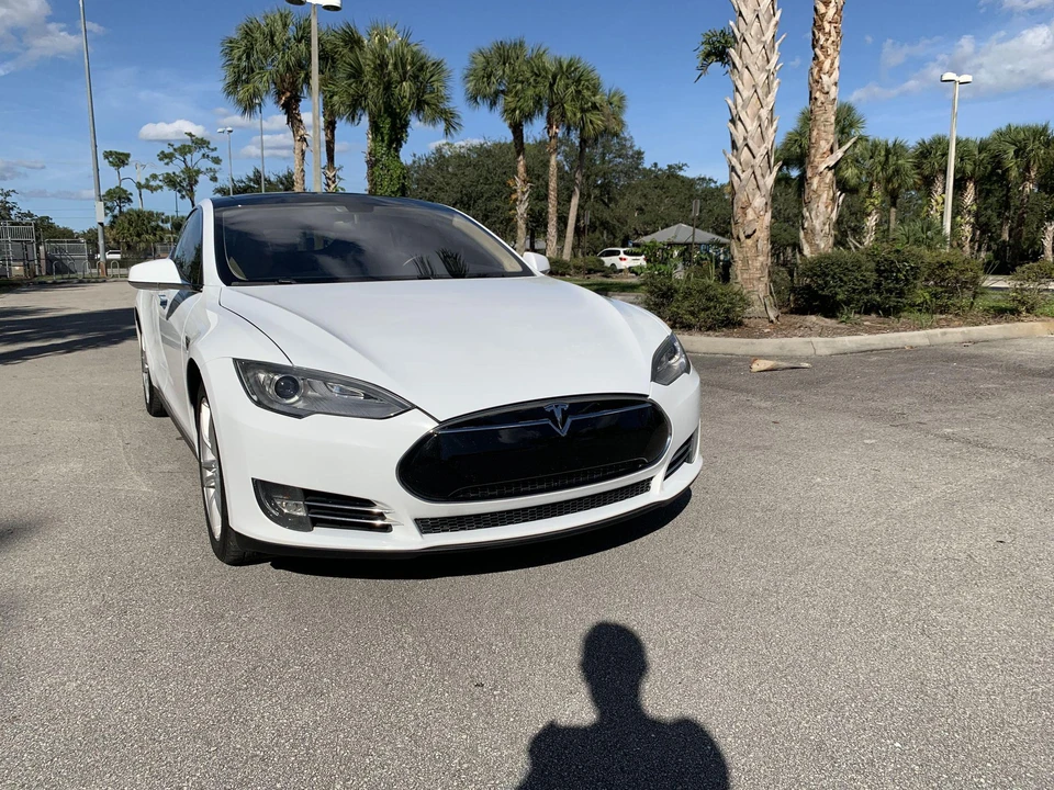 2013 Tesla Model S - Image 21 of 31