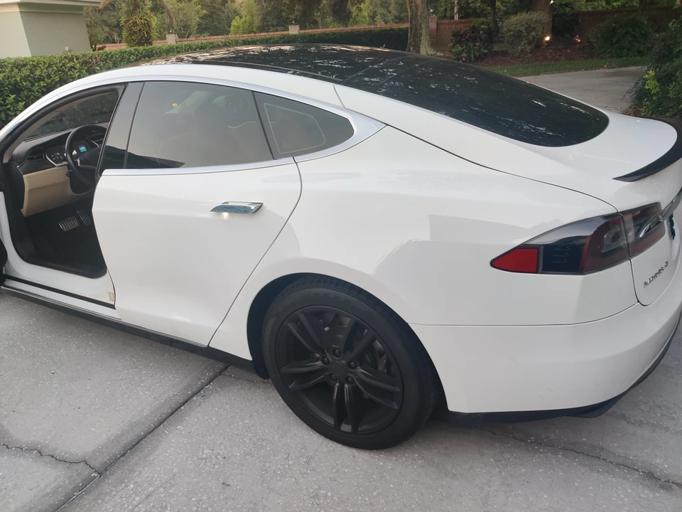 2013 Tesla Model S - Image 12 of 31