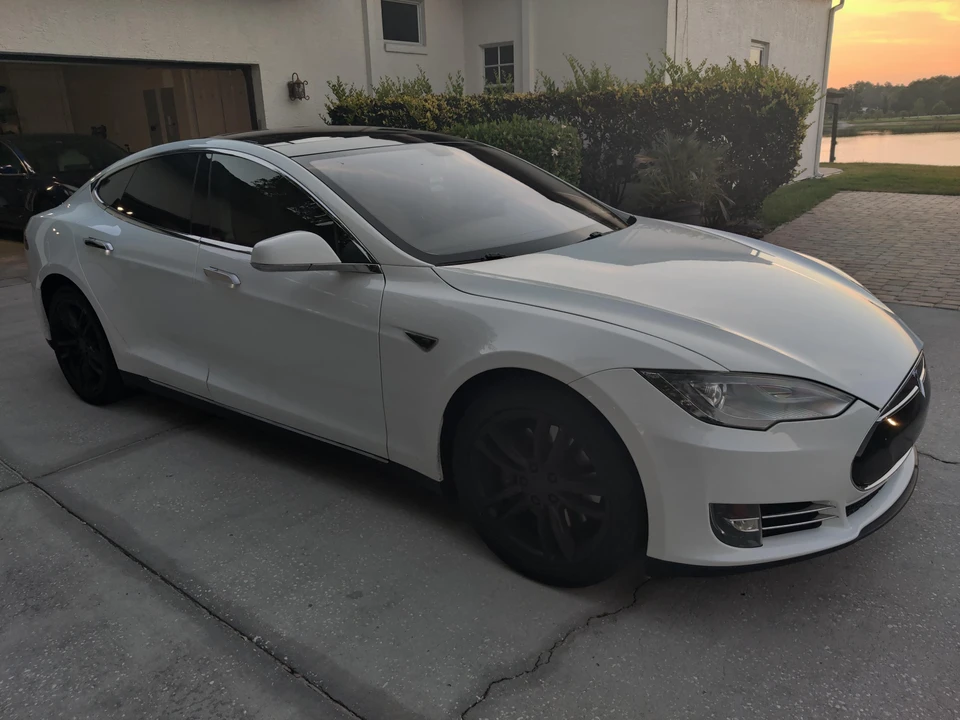 2013 Tesla Model S - Image 19 of 31