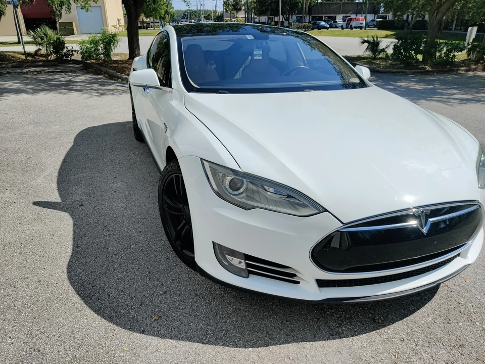 2013 Tesla Model S - Image 22 of 31