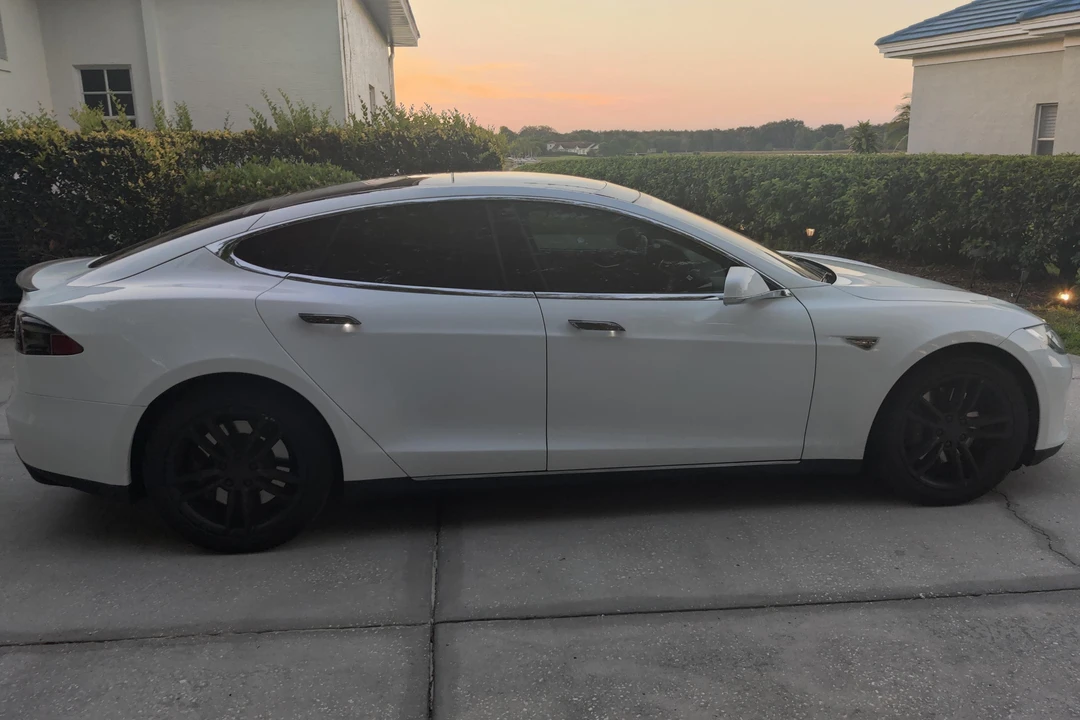 2013 Tesla Model S - Image 4 of 31