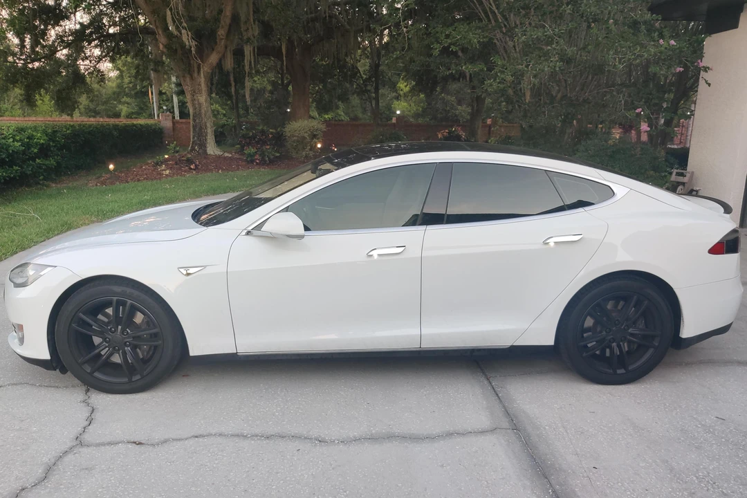 2013 Tesla Model S - Image 3 of 31