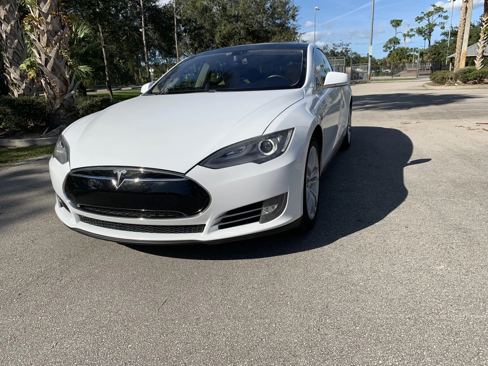 2013 Tesla Model S - Image 12 of 31