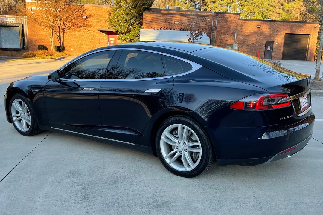 2013 Tesla Model S - Image 4 of 31