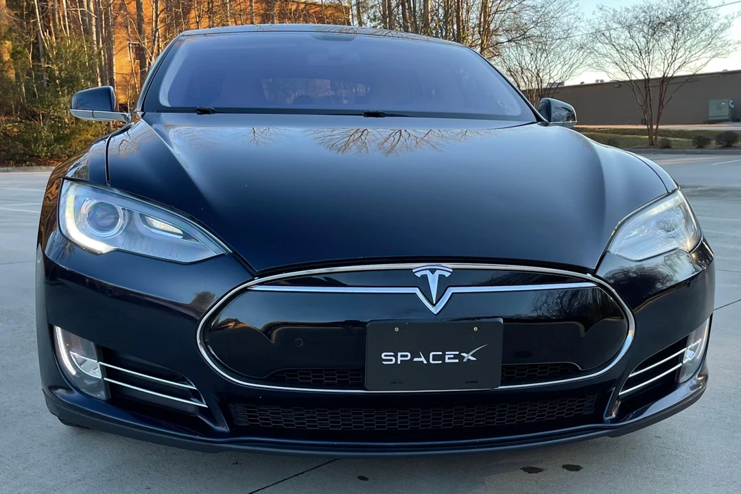 2013 Tesla Model S - Image 2 of 31