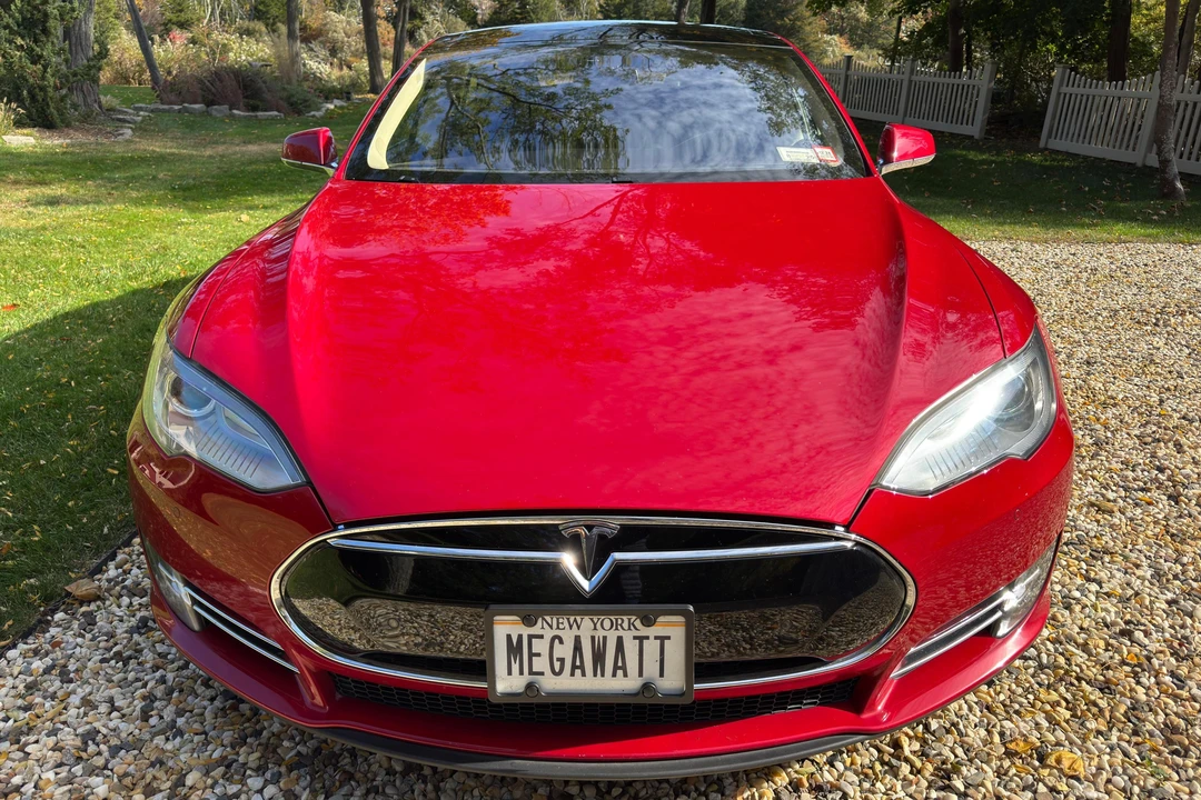 2013 Tesla Model S - Image 2 of 31