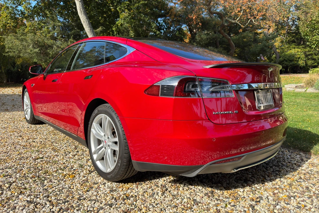 2013 Tesla Model S - Image 14 of 31