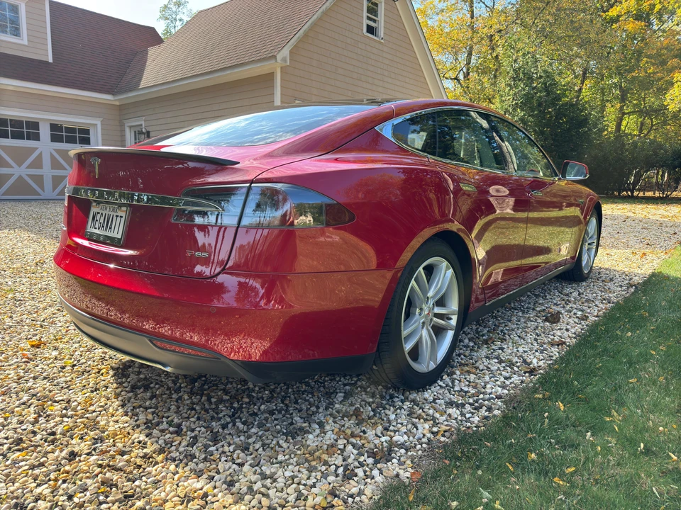 2013 Tesla Model S - Image 18 of 31