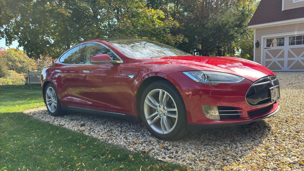 2013 Tesla Model S - Image 19 of 31