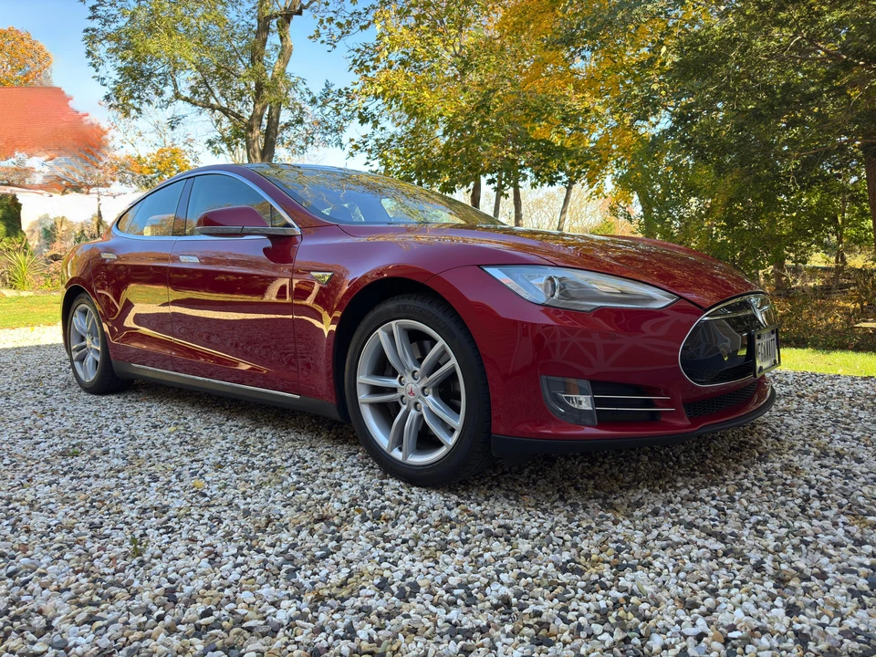 2013 Tesla Model S - Image 20 of 31