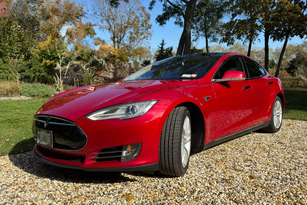 2013 Tesla Model S - Image 10 of 31