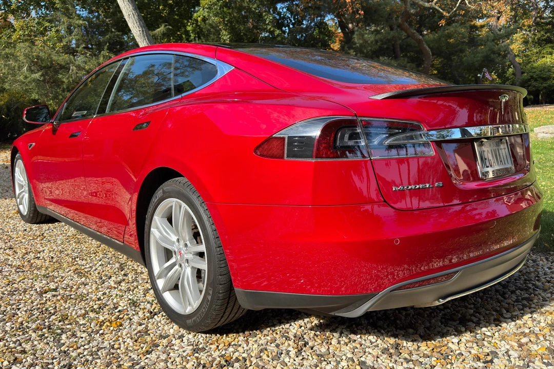 2013 Tesla Model S - Image 4 of 31