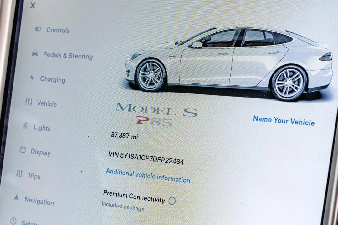2013 Tesla Model S - Image 26 of 31