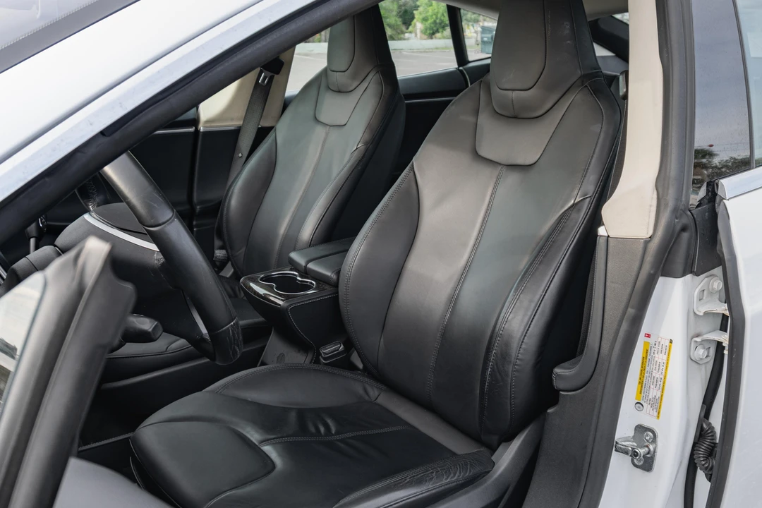 2013 Tesla Model S - Image 24 of 31