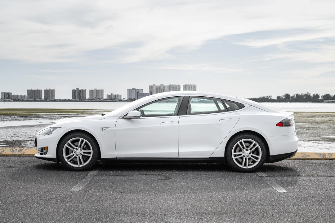 2013 Tesla Model S - Image 3 of 31