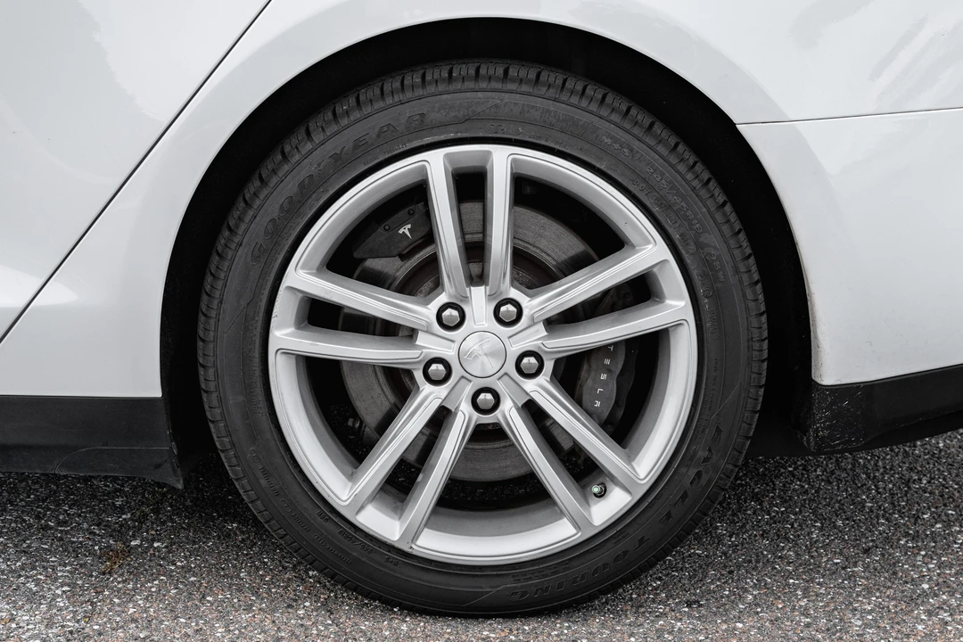 2013 Tesla Model S - Image 20 of 31