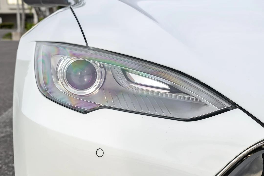 2013 Tesla Model S - Image 9 of 31