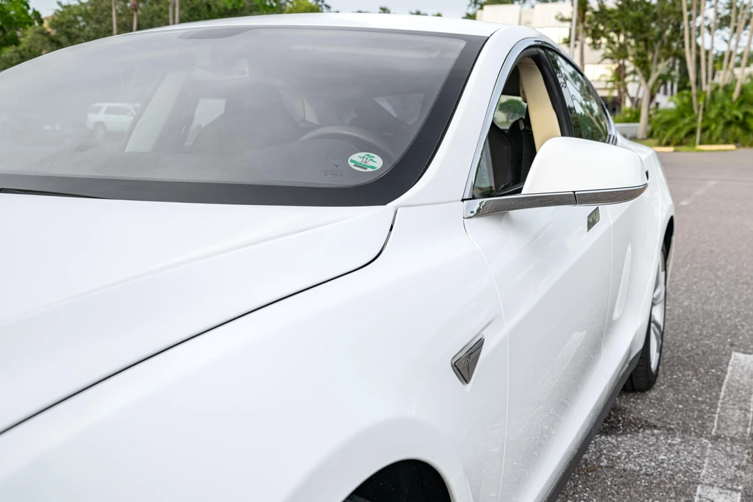 2013 Tesla Model S - Image 12 of 31