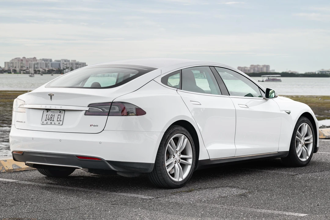 2013 Tesla Model S - Image 7 of 31