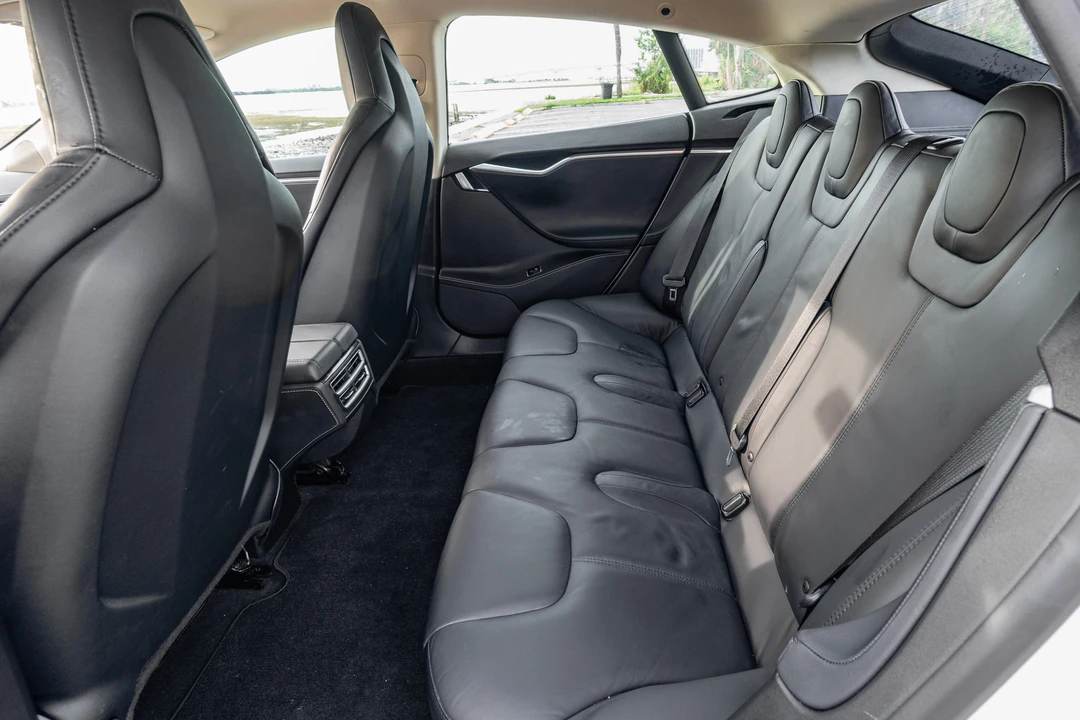 2013 Tesla Model S - Image 28 of 31