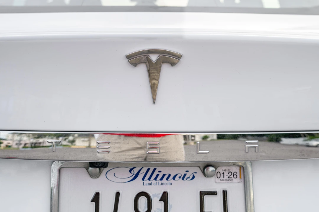 2013 Tesla Model S - Image 17 of 31