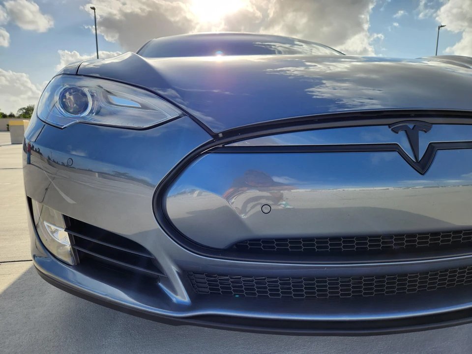 2013 Tesla Model S - Image 21 of 31